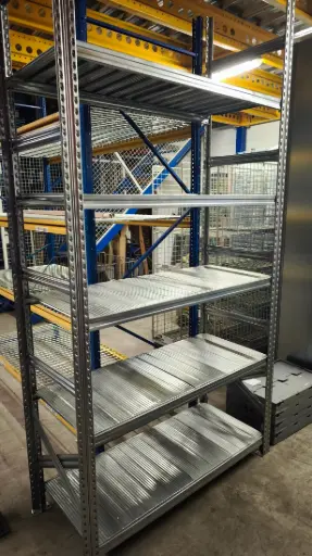 Rayonnage Métallique 5 niveaux de 1200 mm  Profondeur  500 mm 